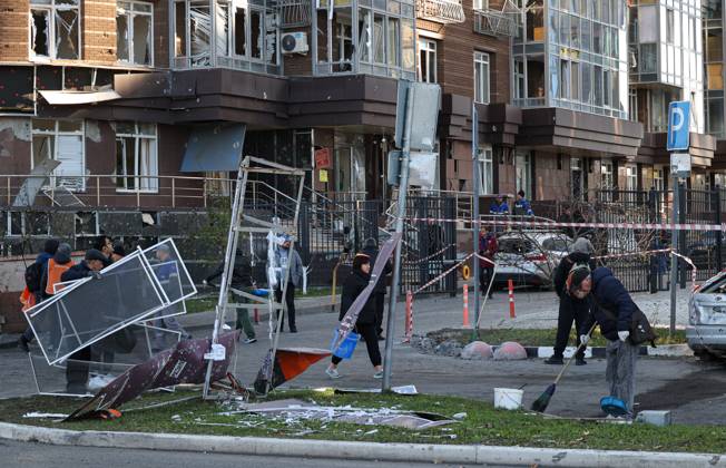 Russia Ukraine Drone Attack 9273060 25.10.2026 People clear the rubble after a massive drone attack amid Russia s military operation in Ukraine, in Belgorod, Russia. Two persons were killed and 14 others were injured in a reported strike by the Ukrainian Armed Forces on October 25. Taisia Liskovets Sputnik Belgorod Russia  Copyright: xTaisiaxLiskovetsx