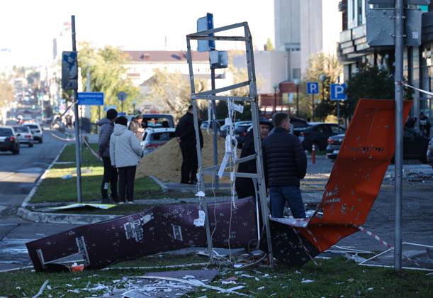 Russia Ukraine Drone Attack 9273025 25.10.2026 People stand outside a residential building damaged in a massive drone attack amid Russia s military operation in Ukraine, in Belgorod, Russia. Two persons were killed and 14 others were injured in a reported strike by the Ukrainian Armed Forces on October 25. Taisia Liskovets Sputnik Belgorod Russia  Copyright: xTaisiaxLiskovetsx