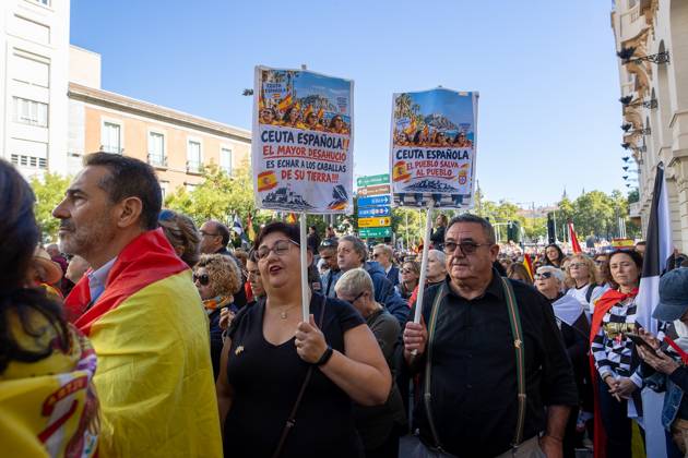 October 25, 2026, Madrid, Spain: Protesters carry signs in support of the autonomous city of Ceuta..Thousands of people in Madrid have rallied in support of the demands made by women from CeutaÃ¢â‚¬known locally as caballas Ã¢â‚¬who are calling for a return to normalcy in the autonomous city. Madrid Spain  - ZUMAs197 20261025_aaa_s197_115 Copyright: xDavidxCanalesx