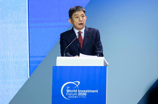 October 25, 2026, Doha, Qatar: Li Chenggang, International Trade Representative of China, speaks during a plenary session following the opening ceremony of the 9th World Investment Forum (WIF 2026). The three-day summit, organized by United Nations Conference on Trade and Development Doha Qatar - ZUMAs197 20261025_aaa_s197_137 Copyright: xNoushadxVariyattiyakkalx