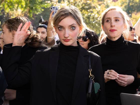 NYC Look-Alike Contest for Elizabeth Holmes and Nathan Fielder NYC Look-Alike Contest for Elizabeth Holmes and Nathan Fielder, Washington Square Park, NY. 25 Oct 2026 Pictured: Elizabeth Holmes and Nathan Fielder Look-Alike Contest.  Copyright: xThexMegaxAgencyxMayer xMEGAx