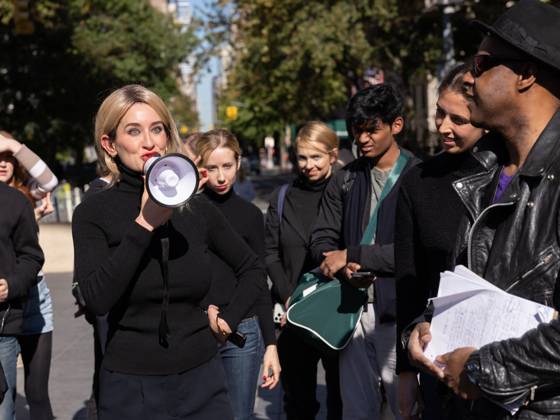 NYC Look-Alike Contest for Elizabeth Holmes and Nathan Fielder NYC Look-Alike Contest for Elizabeth Holmes and Nathan Fielder, Washington Square Park, NY. 25 Oct 2026 Pictured: Elizabeth Holmes and Nathan Fielder Look-Alike Contest.  Copyright: xThexMegaxAgencyxMayer xMEGAx