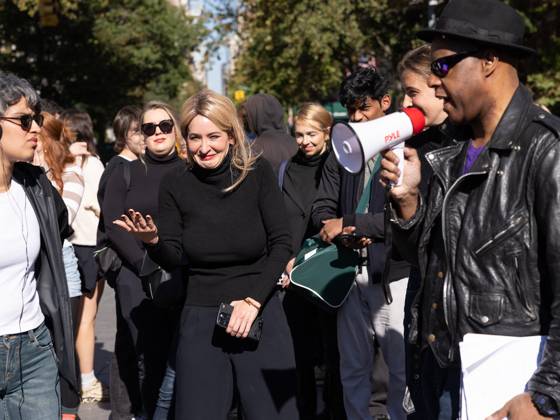 NYC Look-Alike Contest for Elizabeth Holmes and Nathan Fielder NYC Look-Alike Contest for Elizabeth Holmes and Nathan Fielder, Washington Square Park, NY. 25 Oct 2026 Pictured: Elizabeth Holmes and Nathan Fielder Look-Alike Contest.  Copyright: xThexMegaxAgencyxMayer xMEGAx