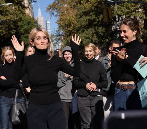NYC Look-Alike Contest for Elizabeth Holmes and Nathan Fielder NYC Look-Alike Contest for Elizabeth Holmes and Nathan Fielder, Washington Square Park, NY. 25 Oct 2026 Pictured: Elizabeth Holmes and Nathan Fielder Look-Alike Contest-Winner.  Copyright: xThexMegaxAgencyxMayer xMEGAx