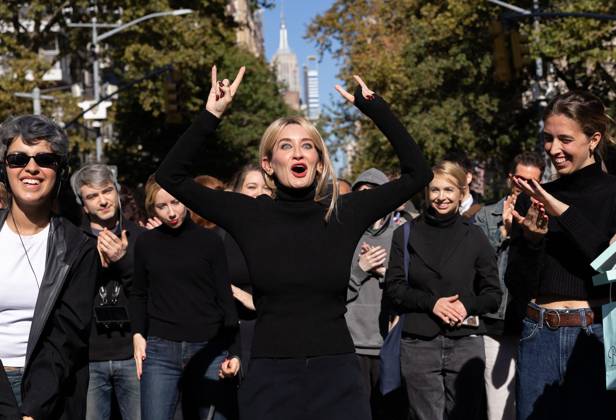 NYC Look-Alike Contest for Elizabeth Holmes and Nathan Fielder NYC Look-Alike Contest for Elizabeth Holmes and Nathan Fielder, Washington Square Park, NY. 25 Oct 2026 Pictured: Elizabeth Holmes and Nathan Fielder Look-Alike Contest-Winner.  Copyright: xThexMegaxAgencyxMayer xMEGAx