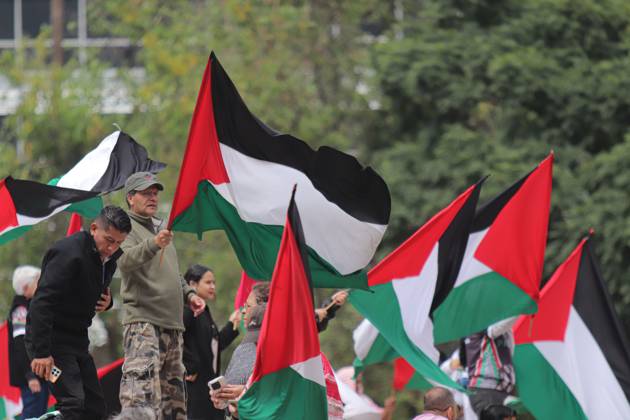 October 25, 2026, Mexico City, Mexico: MEXICO Mexico City, MEXICO - OCTOBER 25, 2026: Members of the Permanent Sunday Sit-In for Palestine are protesting against the genocide of children in the Gaza Strip on the steps of the Angel of Independence in Mexico City. Photo: JNA Press. Mexico City Mexico - ZUMAq101 20261025_zna_q101_120 Copyright: xCarlosxSantiagox