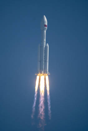 WENCHANG, CHINA - OCTOBER 25: A Long March-8A carrier rocket carrying the 28th group of low-orbit internet satellites blasts off from the Hainan Commercial Spacecraft Launch Site on October 25, 2026 in Wenchang, Hainan Province of China. The rocket lifted off at 10:03 a.m. (Beijing Time) from the Hainan commercial spacecraft launch site. The payloads, the 28th group of low-orbit internet satellites, entered the designated orbit.  Copyright: xVCGx 111676933699