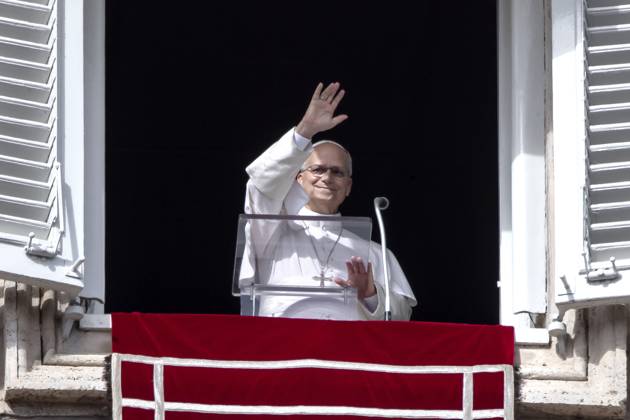 Pope Leo XIV s Sunday Angelus Prayer in Vatican City, Vatican - 25 Oct 2026 Pope Leo XIV leads his Sunday Angelus prayer from the window of his study overlooking St. Peter s Square in the Vatican. Pope Leo XIV during the Sunday Angelus Prayer in Saint Peter s Square in the Vatican Vatican City Vatican Copyright: xMariaxGraziaxPicciarellax xSOPAxImagesx Maria-Grazia-Picciarella-1461645