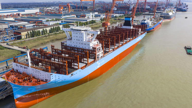 Shipbuilding TAIZHOU, CHINA - OCTOBER 25, 2026 - Multiple large vessels are under construction at Jiangsu New Yangtze Shipbuilding Co., Ltd. in Taizhou, Jiangsu Province, China on October 25, 2026. Taizhou Jiangsu China  Copyright: xCFOTOx i1793011798908