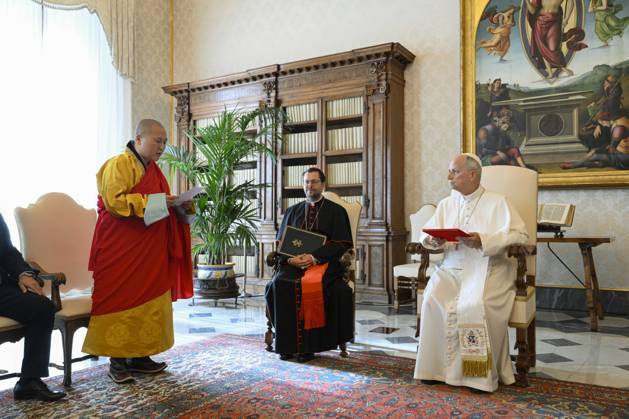 ITALY - POPE - VATICAN-2026 10 26 Italy, Rome, Vatican, 2026 10 26: Pope Leo XIV receives in a private audience Em.mo Cardinal Giorgio Marengo, I.M.C., Apostolic Prefect of Ulaanbaatar at the Vatican Photo by VATICAN MEDIA Catholic Press Photo EDITORIAL USE ONLY - NO BOOKS Copyright: xVATICANxMEDIAxx xCatholicxPressxPhotox