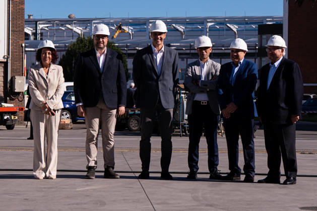 Sánchez Visits the Armón Shipyard and the Baleària Ferry G034 in Gijón Prime Minister Pedro Sánchez, the President of the Principality of Asturias, Adrián Barbón, and the Government Delegate in Asturias, Cecilia Pérez, during a visit to the Armón Shipyard on October 26, 2026, in Gijón, Asturias, Spain. Sánchez visited the shipyard to see Baleària’s G034 ferry firsthand, the shipping company’s first 87-meter-long aluminum high-speed catamaran ferry with 100% electric propulsion, equipped with a high-capacity battery system, October 26, 2026, Spain Copyright: xJuanxVegax 7870813
