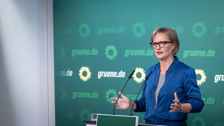 Party Chairwoman Franziska Brantner at the regular press conference on current issues at party headquarters Press conference with Federal Chairwoman Franziska Brantner, Alliance 90 The Greens, Berlin, Berlin, Germany, party headquarters