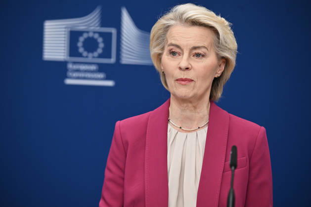 European Commission officials make joint press statement on comprehensive review in Brussels BRUSSELS, BELGIUM - OCTOBER 26: European Commission President Ursula von der Leyen (C), Commissioner Piotr Serafin (L), and Catherine Day (R), Chair of the High-Level Group on the Future of the Public Service of the Commission, deliver a press statement following the handover of a report prepared by external experts on the comprehensive review of the Commission in Brussels, Belgium on October 26, 2026. Dursun Aydemir Anadolu Brussels Belgium. Editorial use only. Please get in touch for any other usage.  Copyright: x2026xAnadoluxDursunxAydemirx