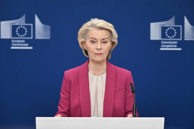 European Commission officials make joint press statement on comprehensive review in Brussels BRUSSELS, BELGIUM - OCTOBER 26: European Commission President Ursula von der Leyen (C), Commissioner Piotr Serafin (L), and Catherine Day (R), Chair of the High-Level Group on the Future of the Public Service of the Commission, deliver a press statement following the handover of a report prepared by external experts on the comprehensive review of the Commission in Brussels, Belgium on October 26, 2026. Dursun Aydemir Anadolu Brussels Belgium. Editorial use only. Please get in touch for any other usage.  Copyright: x2026xAnadoluxDursunxAydemirx