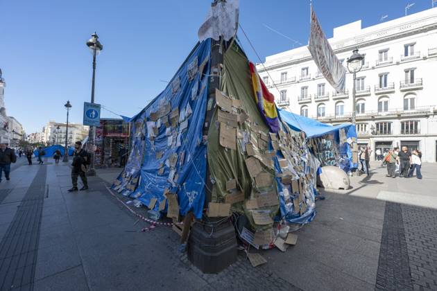 RECORD DATE NOT STATED Tent protest at Sol Square in Madrid marks its first monthl, Madrid, Spain – 26 Oct 2026 A view of the area where Spaniards continue a tent protest at Sol Square, launched on September 26 to call on the central and regional governments to find solutions to the country s housing crisis, as the protest marks its first month in Madrid, Spain Madrid Spain Copyright: xAtilanoxGarciax xSOPAxImagesx Atilano-Garcia-1461821