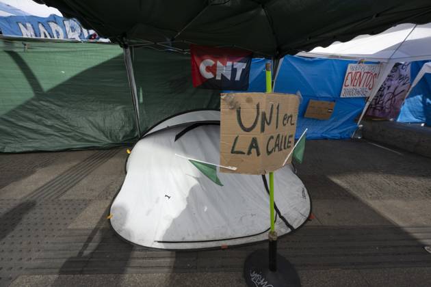RECORD DATE NOT STATED Tent protest at Sol Square in Madrid marks its first monthl, Madrid, Spain – 26 Oct 2026 A view of the area where Spaniards continue a tent protest at Sol Square, launched on September 26 to call on the central and regional governments to find solutions to the country s housing crisis, as the protest marks its first month in Madrid, Spain Madrid Spain Copyright: xAtilanoxGarciax xSOPAxImagesx Atilano-Garcia-1461833