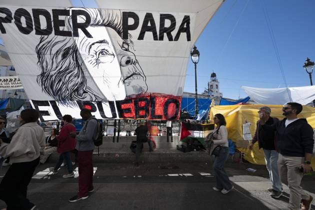 RECORD DATE NOT STATED Tent protest at Sol Square in Madrid marks its first monthl, Madrid, Spain – 26 Oct 2026 A view of the area where Spaniards continue a tent protest at Sol Square, launched on September 26 to call on the central and regional governments to find solutions to the country s housing crisis, as the protest marks its first month in Madrid, Spain Madrid Spain Copyright: xAtilanoxGarciax xSOPAxImagesx Atilano-Garcia-1461836