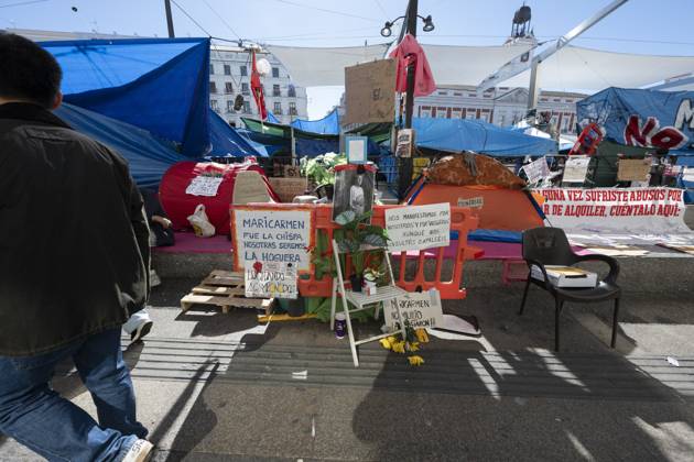 October 26, 2026, Madrid, Spain: A view of the area where Spaniards continue a tent protest at Sol Square, launched on September 26 to call on the central and regional governments to find solutions to the country s housing crisis, as the protest marks its first month in Madrid, Spain Madrid Spain  - ZUMAs197 20261026_aaa_s197_052 Copyright: xAtilanoxGarciax