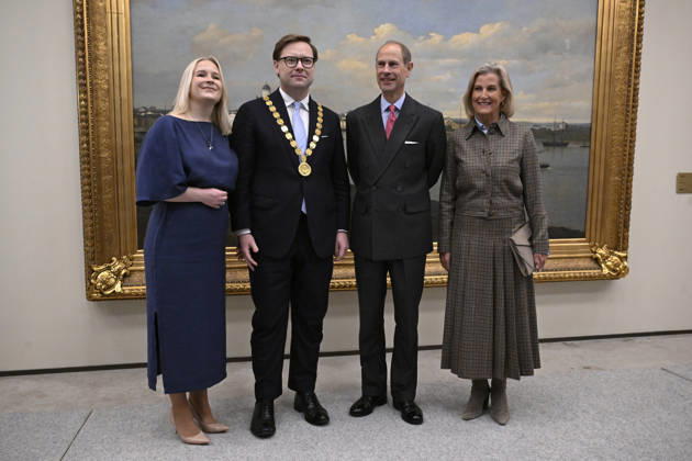 LKS 20261026 Mayor of Helsinki Daniel Sazonov with wife Anita Westerholm (L) met with visiting Britain s Prince Edward, Duke of Edinburgh and Sophie Duchess of Edinburgh at the Helsinki City Hall in Finland on Monday, 26th Oct., 2026. Prince Edward and Duchess Sophie are in Finland between 26th and 28th October. - MIKKO STIG Helsinki Finland  Copyright: xMikkoxStigx m5YoUQ0rqnE