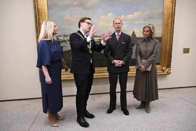 LKS 20261026 Mayor of Helsinki Daniel Sazonov with wife Anita Westerholm (L) met with visiting Britain s Prince Edward, Duke of Edinburgh and Sophie Duchess of Edinburgh at the Helsinki City Hall in Finland on Monday, 26th Oct., 2026. Prince Edward and Duchess Sophie are in Finland between 26th and 28th October. - MIKKO STIG Helsinki Finland  Copyright: xMikkoxStigx zr1-5Slplv0