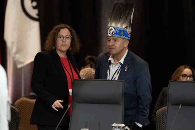October 26, 2026, Ottawa, On, Canada: Crown-Indigenous Relations Minister Rebecca Alty speaks with Chief of Eskasoni First Nation, Leroy Denny before the First Nations and First Ministers meeting in Ottawa, Monday, Oct. 26, 2026. Ottawa Canada  - ZUMAc35_ 20261026_zaf_c35_024 Copyright: xAdrianxWyldx