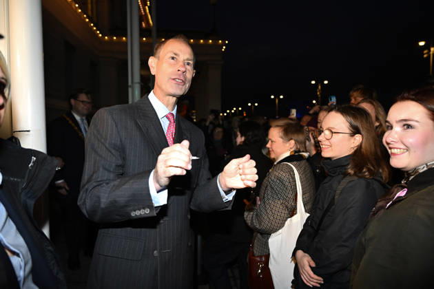 LKS 20261026 Mayor of Helsinki Daniel Sazonov (L) meeting spectators with visiting Britain s Prince Edward, Duke of Edinburgh and Sophie Duchess of Edinburgh infront of the Helsinki City Hall in Finland on Monday, 26th Oct., 2026. Prince Edward and Duchess Sophie are in Finland between 26th and 28th October. - MIKKO STIG Helsinki Finland  Copyright: xMikkoxStigx 25UXatqyRMk