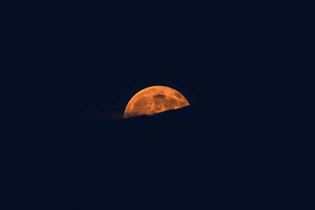 Full moon in Turkish capital ANKARA, TURKIYE - OCTOBER 26: The full moon rises over Ankara, Turkiye on October 26, 2026. Dilara Irem Sancar Anadolu Ankara Turkey. Editorial use only. Please get in touch for any other usage.  Copyright: x2026xAnadoluxDilaraxIremxSancarx