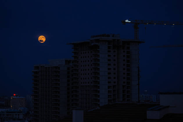 Full moon in Turkish capital ANKARA, TURKIYE - OCTOBER 26: The full moon rises over Ankara, Turkiye on October 26, 2026. Dilara Irem Sancar Anadolu Ankara Turkey. Editorial use only. Please get in touch for any other usage.  Copyright: x2026xAnadoluxDilaraxIremxSancarx