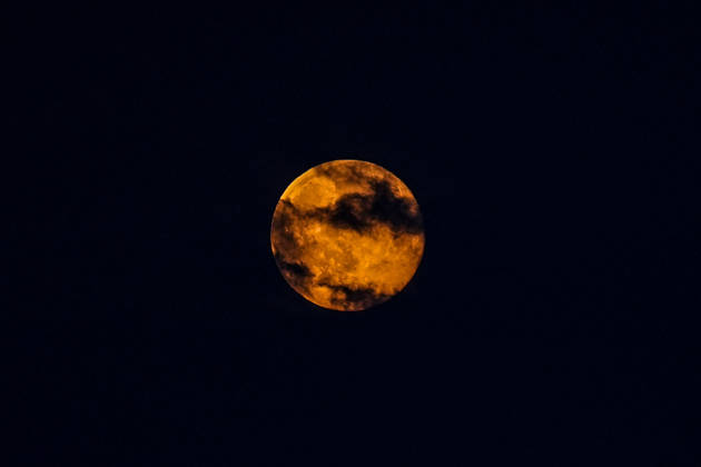 Full moon in Turkish capital ANKARA, TURKIYE - OCTOBER 26: The full moon rises over Ankara, Turkiye on October 26, 2026. Dilara Irem Sancar Anadolu Ankara Turkey. Editorial use only. Please get in touch for any other usage.  Copyright: x2026xAnadoluxDilaraxIremxSancarx
