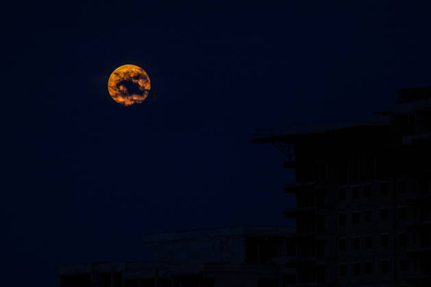 Full moon in Turkish capital ANKARA, TURKIYE - OCTOBER 26: The full moon rises over Ankara, Turkiye on October 26, 2026. Dilara Irem Sancar Anadolu Ankara Turkey. Editorial use only. Please get in touch for any other usage.  Copyright: x2026xAnadoluxDilaraxIremxSancarx