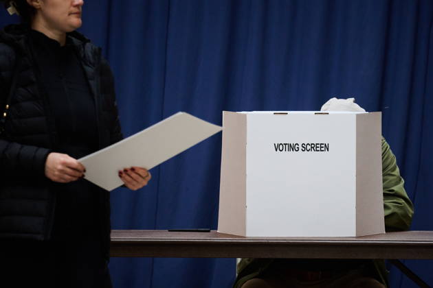 October 26, 2026, Toronto, On, Canada: People vote in Toronto s municipal election at a polling station in Toronto, on Monday, Oct. 26, 2026. Toronto Canada  - ZUMAc35_ 20261026_zaf_c35_064 Copyright: xSammyxKoganx