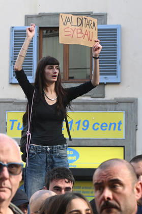 October 26, 2026, Florence, Italia, Italy: Students protest against the Minister of Education and his school policies, Florence, October 26, 2026 Florence Italy  - ZUMAa289 20261026_zia_a289_175 Copyright: xAleandroxBiagiantix xAgfx