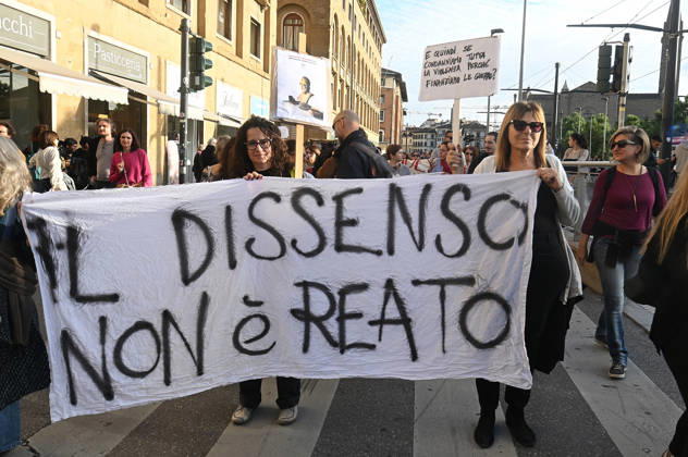 October 26, 2026, Florence, Italia, Italy: Students protest against the Minister of Education and his school policies, Florence, October 26, 2026 Florence Italy  - ZUMAa289 20261026_zia_a289_179 Copyright: xAleandroxBiagiantix xAgfx