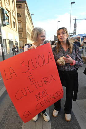 October 26, 2026, Florence, Italia, Italy: Students protest against the Minister of Education and his school policies, Florence, October 26, 2026 Florence Italy  - ZUMAa289 20261026_zia_a289_180 Copyright: xAleandroxBiagiantix xAgfx
