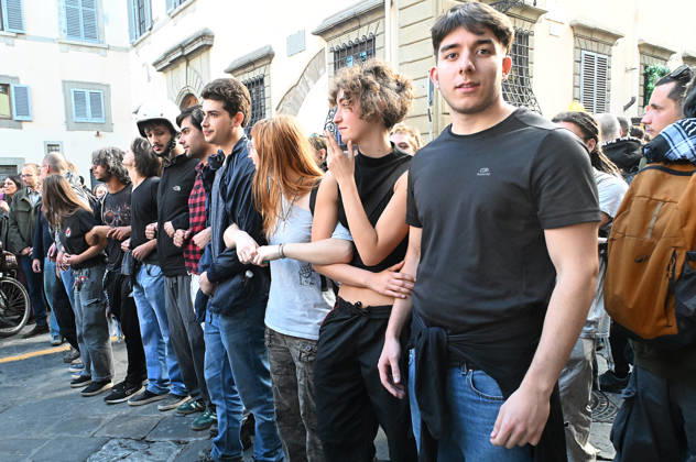 October 26, 2026, Florence, Italia, Italy: Students protest against the Minister of Education and his school policies, Florence, October 26, 2026 Florence Italy  - ZUMAa289 20261026_zia_a289_191 Copyright: xAleandroxBiagiantix xAgfx