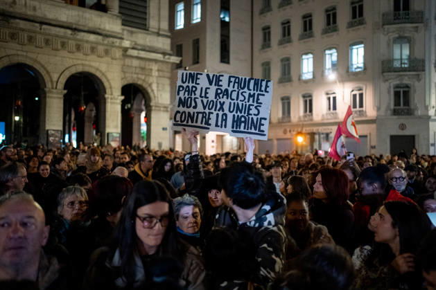 Rally in Lyon following the attacks in Trappes and La Verrière on October 26, 2026 Nicolas Liponne MAXPPP Lyon 10 26 2026 A person holding a sign that reads A life cut short by racism, Our Voices United Against Hate, during the rally in tribute to Pengo Bossio Wangi, killed in the terrorist and racist attack in Trappes and La Verrière on October 23, 2026, in front of Lyon City Hall, October 26, 2026 A person holding a sign that reads Lives Cut Short by Racism, Our Voices United Against Hate during a rally in memory of Pengo Bossio Wangi, who was killed in the racist terrorist attack in Trappes and La Verrière on October 23, 2026, in front of Lyon City Hall on October 26, 2026, Lyon, Auvergne-Rhône-Alpes, France Copyright: xMAXPPPxNicolasxLiponnex NLP202610265003 NLP202610265003