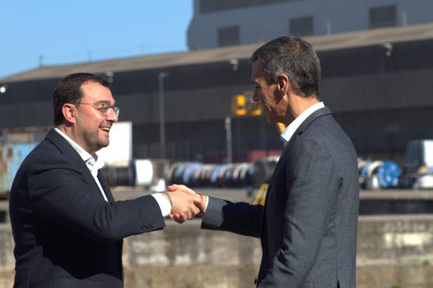 Spain: Pedro Sanchez in Gijon Spanish Prime Minister Pedro Sánchez visits the Armón shipyards in Gijón during the construction of a ferry for Balearia. Gijon Spain Copyright: MercedesxMenendez