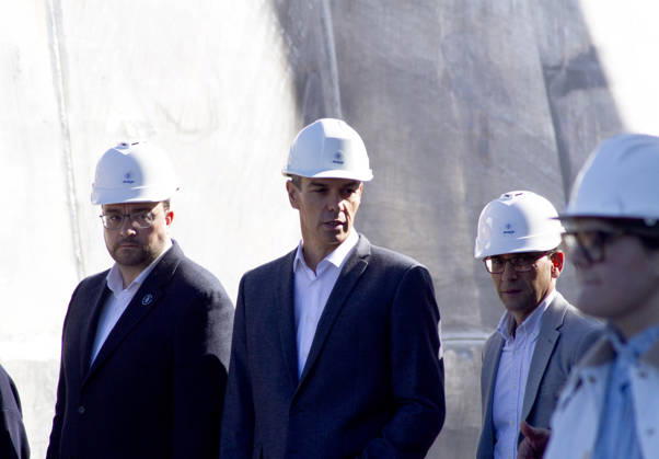 Spain: Pedro Sanchez in Gijon Spanish Prime Minister Pedro Sánchez visits the Armón shipyards in Gijón during the construction of a ferry for Balearia. Gijon Spain Copyright: MercedesxMenendez
