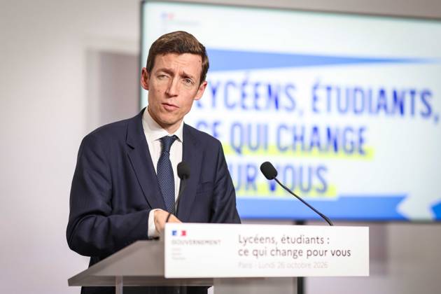 Paris, France le 26 octobre 2026 - Edouard Geffray, ministre de l Education nationale, et Philippe Baptiste, ministre de l Enseignement superieur, de la Recherche et de l Espace, presentent lors d une conference de presse les conclusions de la consultation nationale lyceenne et de la concertation relative Ã l orientation et a Parcoursup. Ils detaillent egalement les reponses aux attentes exprimees par les lyceens et les etudiants afin d ameliorer leurs conditions d apprentissage et d etude - Edouard Geffray, Minister of National Education, and Philippe Baptiste, Minister of Higher Education, Research and Space, present at a press conference the conclusions of the national high school consultation and the consultation on orientation and Par  Copyright: xSebastienxTOUBONx