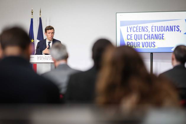 Paris, France le 26 octobre 2026 - Edouard Geffray, ministre de l Education nationale, et Philippe Baptiste, ministre de l Enseignement superieur, de la Recherche et de l Espace, presentent lors d une conference de presse les conclusions de la consultation nationale lyceenne et de la concertation relative Ã l orientation et a Parcoursup. Ils detaillent egalement les reponses aux attentes exprimees par les lyceens et les etudiants afin d ameliorer leurs conditions d apprentissage et d etude - Edouard Geffray, Minister of National Education, and Philippe Baptiste, Minister of Higher Education, Research and Space, present at a press conference the conclusions of the national high school consultation and the consultation on orientation and Par  Copyright: xSebastienxTOUBONx