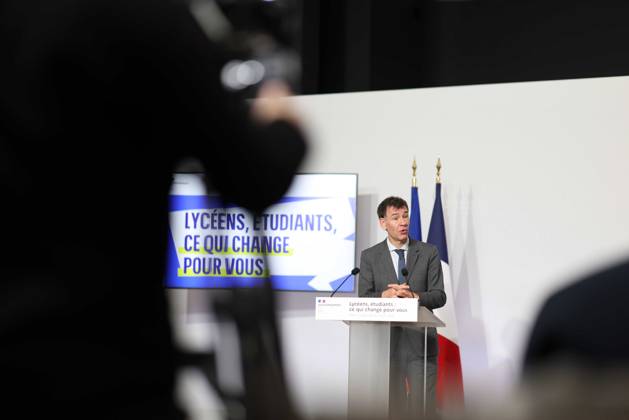 Paris, France le 26 octobre 2026 - Edouard Geffray, ministre de l Education nationale, et Philippe Baptiste, ministre de l Enseignement superieur, de la Recherche et de l Espace, presentent lors d une conference de presse les conclusions de la consultation nationale lyceenne et de la concertation relative Ã l orientation et a Parcoursup. Ils detaillent egalement les reponses aux attentes exprimees par les lyceens et les etudiants afin d ameliorer leurs conditions d apprentissage et d etude - Edouard Geffray, Minister of National Education, and Philippe Baptiste, Minister of Higher Education, Research and Space, present at a press conference the conclusions of the national high school consultation and the consultation on orientation and Par  Copyright: xSebastienxTOUBONx