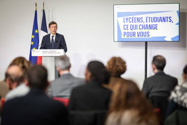 Paris, France le 26 octobre 2026 - Edouard Geffray, ministre de l Education nationale, et Philippe Baptiste, ministre de l Enseignement superieur, de la Recherche et de l Espace, presentent lors d une conference de presse les conclusions de la consultation nationale lyceenne et de la concertation relative Ã l orientation et a Parcoursup. Ils detaillent egalement les reponses aux attentes exprimees par les lyceens et les etudiants afin d ameliorer leurs conditions d apprentissage et d etude - Edouard Geffray, Minister of National Education, and Philippe Baptiste, Minister of Higher Education, Research and Space, present at a press conference the conclusions of the national high school consultation and the consultation on orientation and Par  Copyright: xSebastienxTOUBONx