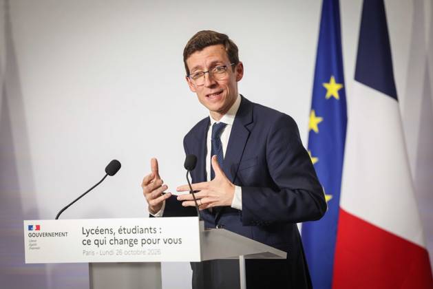 Paris, France le 26 octobre 2026 - Edouard Geffray, ministre de l Education nationale, et Philippe Baptiste, ministre de l Enseignement superieur, de la Recherche et de l Espace, presentent lors d une conference de presse les conclusions de la consultation nationale lyceenne et de la concertation relative Ã l orientation et a Parcoursup. Ils detaillent egalement les reponses aux attentes exprimees par les lyceens et les etudiants afin d ameliorer leurs conditions d apprentissage et d etude - Edouard Geffray, Minister of National Education, and Philippe Baptiste, Minister of Higher Education, Research and Space, present at a press conference the conclusions of the national high school consultation and the consultation on orientation and Par  Copyright: xSebastienxTOUBONx