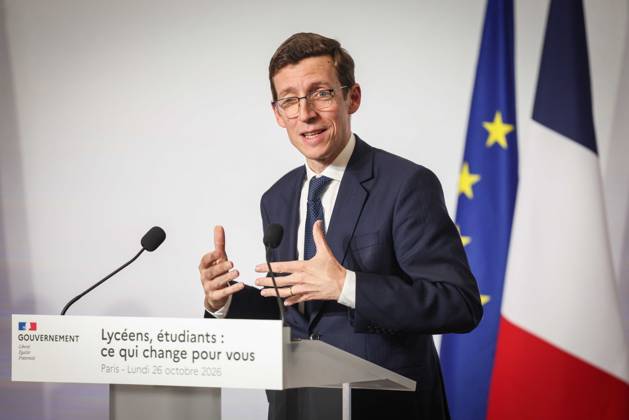 Paris, France le 26 octobre 2026 - Edouard Geffray, ministre de l Education nationale, et Philippe Baptiste, ministre de l Enseignement superieur, de la Recherche et de l Espace, presentent lors d une conference de presse les conclusions de la consultation nationale lyceenne et de la concertation relative Ã l orientation et a Parcoursup. Ils detaillent egalement les reponses aux attentes exprimees par les lyceens et les etudiants afin d ameliorer leurs conditions d apprentissage et d etude - Edouard Geffray, Minister of National Education, and Philippe Baptiste, Minister of Higher Education, Research and Space, present at a press conference the conclusions of the national high school consultation and the consultation on orientation and Par  Copyright: xSebastienxTOUBONx