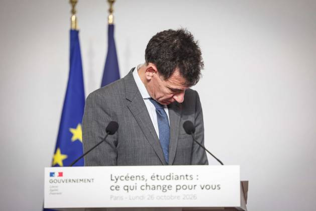 Paris, France le 26 octobre 2026 - Edouard Geffray, ministre de l Education nationale, et Philippe Baptiste, ministre de l Enseignement superieur, de la Recherche et de l Espace, presentent lors d une conference de presse les conclusions de la consultation nationale lyceenne et de la concertation relative Ã l orientation et a Parcoursup. Ils detaillent egalement les reponses aux attentes exprimees par les lyceens et les etudiants afin d ameliorer leurs conditions d apprentissage et d etude - Edouard Geffray, Minister of National Education, and Philippe Baptiste, Minister of Higher Education, Research and Space, present at a press conference the conclusions of the national high school consultation and the consultation on orientation and Par  Copyright: xSebastienxTOUBONx