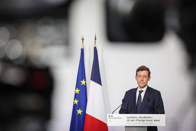 Paris, France le 26 octobre 2026 - Edouard Geffray, ministre de l Education nationale, et Philippe Baptiste, ministre de l Enseignement superieur, de la Recherche et de l Espace, presentent lors d une conference de presse les conclusions de la consultation nationale lyceenne et de la concertation relative Ã l orientation et a Parcoursup. Ils detaillent egalement les reponses aux attentes exprimees par les lyceens et les etudiants afin d ameliorer leurs conditions d apprentissage et d etude - Edouard Geffray, Minister of National Education, and Philippe Baptiste, Minister of Higher Education, Research and Space, present at a press conference the conclusions of the national high school consultation and the consultation on orientation and Par  Copyright: xSebastienxTOUBONx
