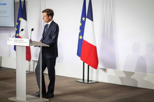 Paris, France le 26 octobre 2026 - Edouard Geffray, ministre de l Education nationale, et Philippe Baptiste, ministre de l Enseignement superieur, de la Recherche et de l Espace, presentent lors d une conference de presse les conclusions de la consultation nationale lyceenne et de la concertation relative Ã l orientation et a Parcoursup. Ils detaillent egalement les reponses aux attentes exprimees par les lyceens et les etudiants afin d ameliorer leurs conditions d apprentissage et d etude - Edouard Geffray, Minister of National Education, and Philippe Baptiste, Minister of Higher Education, Research and Space, present at a press conference the conclusions of the national high school consultation and the consultation on orientation and Par  Copyright: xSebastienxTOUBONx