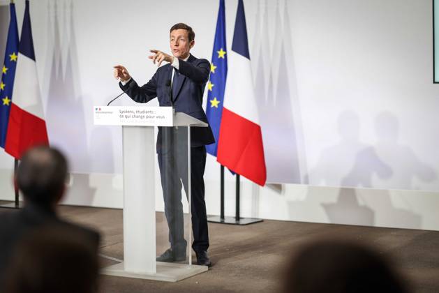 Paris, France le 26 octobre 2026 - Edouard Geffray, ministre de l Education nationale, et Philippe Baptiste, ministre de l Enseignement superieur, de la Recherche et de l Espace, presentent lors d une conference de presse les conclusions de la consultation nationale lyceenne et de la concertation relative Ã l orientation et a Parcoursup. Ils detaillent egalement les reponses aux attentes exprimees par les lyceens et les etudiants afin d ameliorer leurs conditions d apprentissage et d etude - Edouard Geffray, Minister of National Education, and Philippe Baptiste, Minister of Higher Education, Research and Space, present at a press conference the conclusions of the national high school consultation and the consultation on orientation and Par  Copyright: xSebastienxTOUBONx