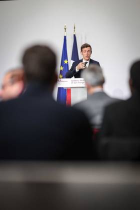 Paris, France le 26 octobre 2026 - Edouard Geffray, ministre de l Education nationale, et Philippe Baptiste, ministre de l Enseignement superieur, de la Recherche et de l Espace, presentent lors d une conference de presse les conclusions de la consultation nationale lyceenne et de la concertation relative Ã l orientation et a Parcoursup. Ils detaillent egalement les reponses aux attentes exprimees par les lyceens et les etudiants afin d ameliorer leurs conditions d apprentissage et d etude - Edouard Geffray, Minister of National Education, and Philippe Baptiste, Minister of Higher Education, Research and Space, present at a press conference the conclusions of the national high school consultation and the consultation on orientation and Par  Copyright: xSebastienxTOUBONx