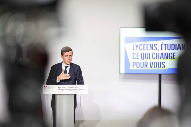 Paris, France le 26 octobre 2026 - Edouard Geffray, ministre de l Education nationale, et Philippe Baptiste, ministre de l Enseignement superieur, de la Recherche et de l Espace, presentent lors d une conference de presse les conclusions de la consultation nationale lyceenne et de la concertation relative Ã l orientation et a Parcoursup. Ils detaillent egalement les reponses aux attentes exprimees par les lyceens et les etudiants afin d ameliorer leurs conditions d apprentissage et d etude - Edouard Geffray, Minister of National Education, and Philippe Baptiste, Minister of Higher Education, Research and Space, present at a press conference the conclusions of the national high school consultation and the consultation on orientation and Par  Copyright: xSebastienxTOUBONx
